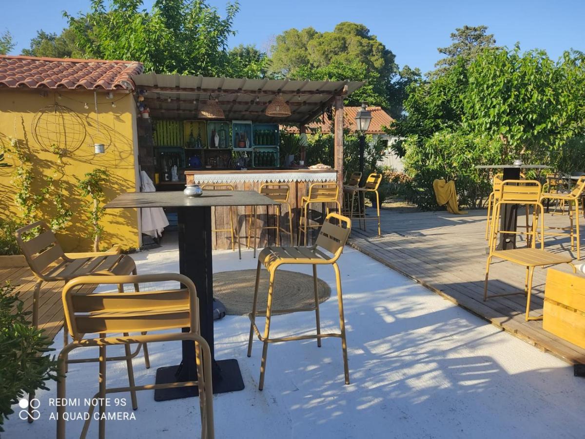 B&B La Terre Brûlée Aigues-Mortes Exterior foto