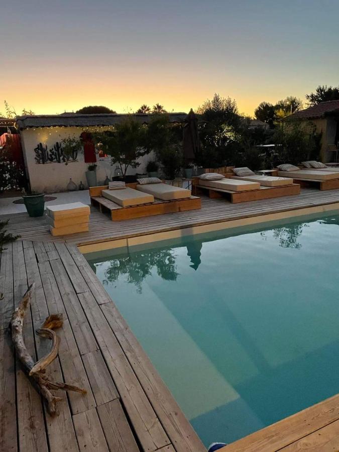 B&B La Terre Brûlée Aigues-Mortes Exterior foto